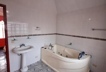 Antigua Atlixco has rooms with a private hot tub