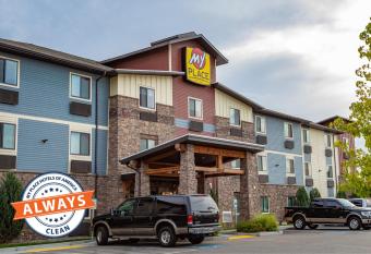 My Place Hotel-Pasco, WA allows 18 year olds to book a room