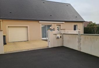 Le petit coin de Paradis class   3 has rooms with a private hot tub