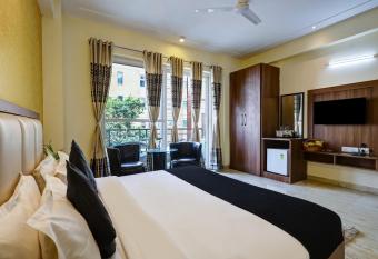 Golf Sapphire has Smoking/Balcony rooms