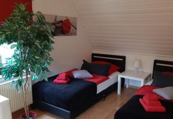 Ferienwohnungen Calwer H  fle - Firmen, Handwerker, Monteure willkommen allows 18 year olds to book a room