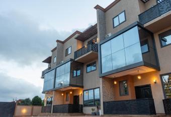 Maximilano Luxury Apartments has Balcony rooms