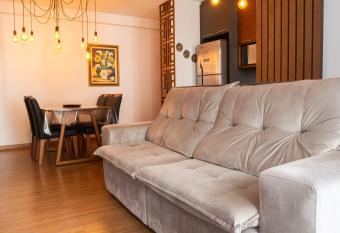 Apto 407 Torre 4 Vila II has rooms with a private hot tub