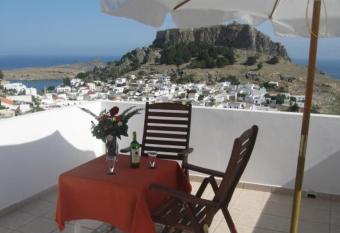 Chrysa Studios has Balcony rooms