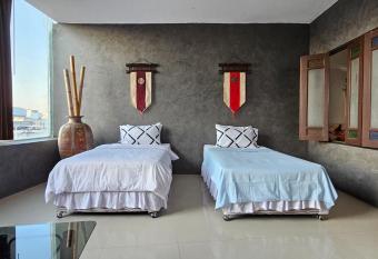 Velanon Phuket has rooms with a private hot tub