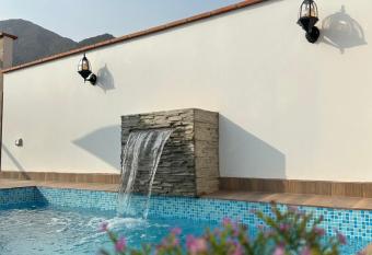 Wiracieneguilla has Balcony rooms