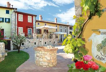 Corte Tamellini allows 18 year olds to book a room