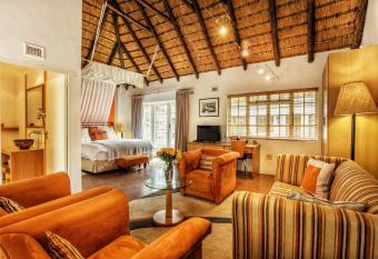 Summerhill Guest Estate has Balcony rooms