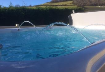 Aberceiro Bungalow has Balcony rooms