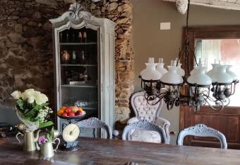 Agriturismo Gocce di Luna allows 18 year olds to book a room