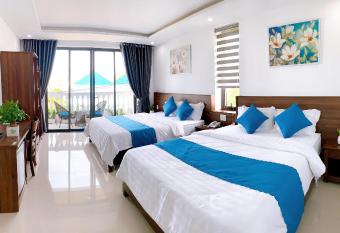 EasyLife Villa Hoi An has Balcony rooms