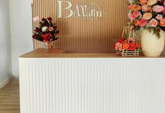 Bewarm                                                has Balcony rooms