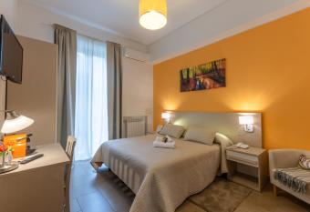 B&B Cairoli has Balcony rooms