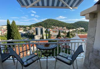 Apartment Sandra has Balcony rooms