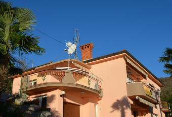 Apartment Valentina has Balcony rooms