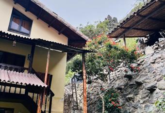 Andariego Hostel has Balcony rooms