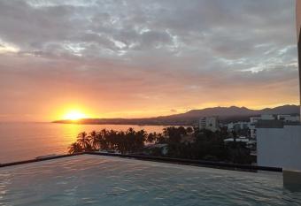 Arenka Zuri has Balcony rooms