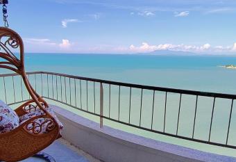 Rainbow Paradise with Beach in Tanjung Bungah has Balcony rooms