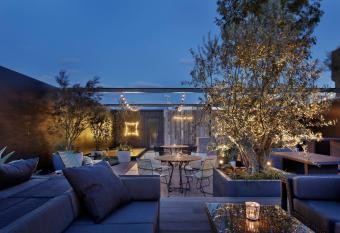 Piece Hostel Sanjo allows 18 year olds to book a room