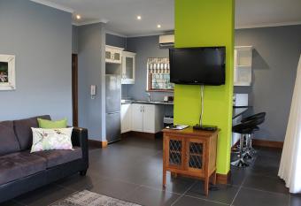 Nkutu River Lodge has Balcony rooms