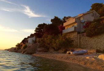 Holiday Home Mala Duba has Balcony rooms