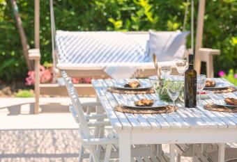 Ta Spitakia has Balcony rooms