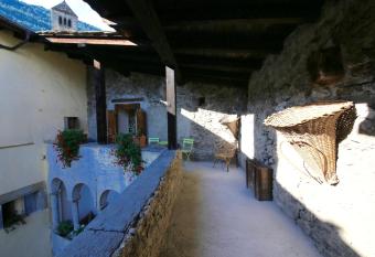 Il Granaio di Palazzo Guicciardi allows 18 year olds to book a room