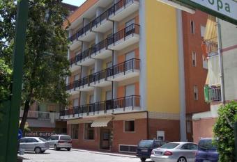 Hotel Europa has Balcony rooms