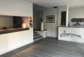 Albergo Anelli allows 18 year olds to book a room