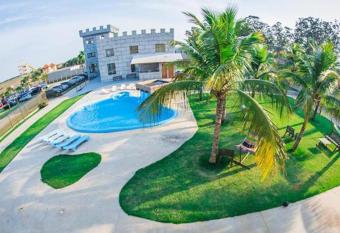 Summit Park Hotel allows 18 year olds to book a room