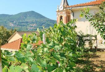 Agriturismo Costamagna allows 18 year olds to book a room