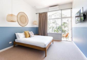 Lorne Hotel allows 18 year olds to book a room