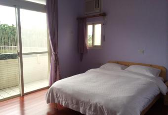 Dragon House B&B has Balcony rooms