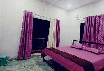 SIDDHESH Holiday Home has Balcony rooms