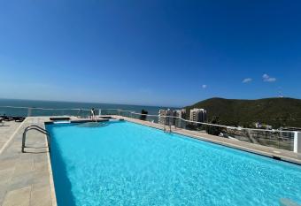 Nice apt close to Cabo Tortuga has rooms with a private hot tub