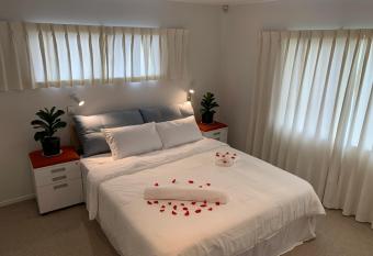 Beautiful room for you has rooms with a private hot tub