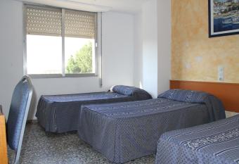 Hostal Mengual has Balcony rooms