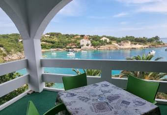 Apartments Anica Beber has Balcony rooms