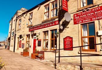 The Old Post Office Public House & Hotel allows 18 year olds to book a room