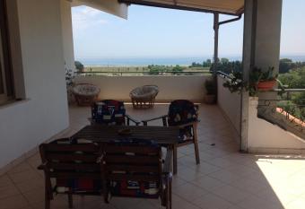 Attico al mare has Balcony rooms