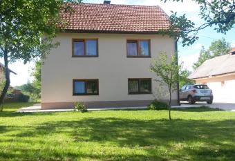 Apartment Prozor has Balcony rooms