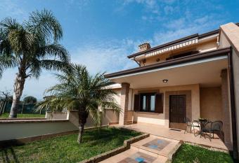 Casa Vacanze Polifemo has Balcony rooms