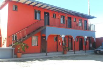 Motel Agora has Smoking rooms