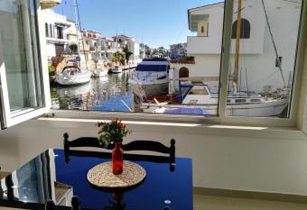 Waterside Apartment - Two Bedroom has Balcony rooms