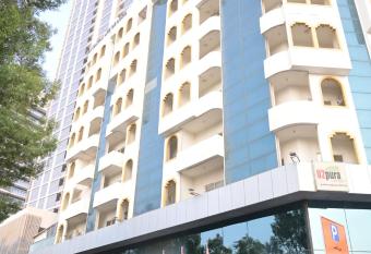 Manhattan Avenue Hotel has Balcony rooms