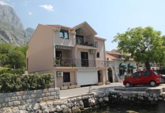 Apartments Dijana has Balcony rooms