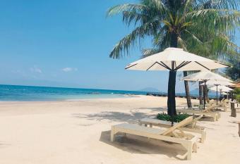 Gold Coast Phu Quoc Beach Resort allows 18 year olds to book a room