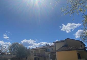 Mon Perin Castrum - Apartment Lara has Smoking rooms