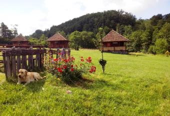 Etno village Gostoljublje has Balcony rooms