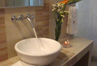 Hotel Necof has rooms with a private hot tub